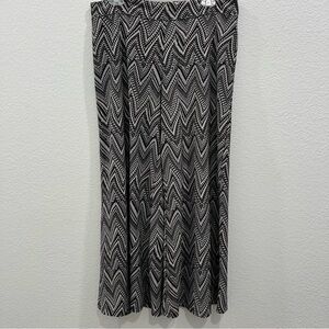 Black, White, Gray, Chevron Pattern Palazzo Pants, Stretch, Flowy, Full Length L